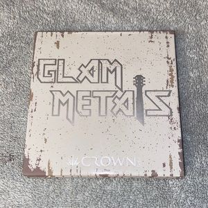 Crown Pro Glam Metals eyeshadow palette